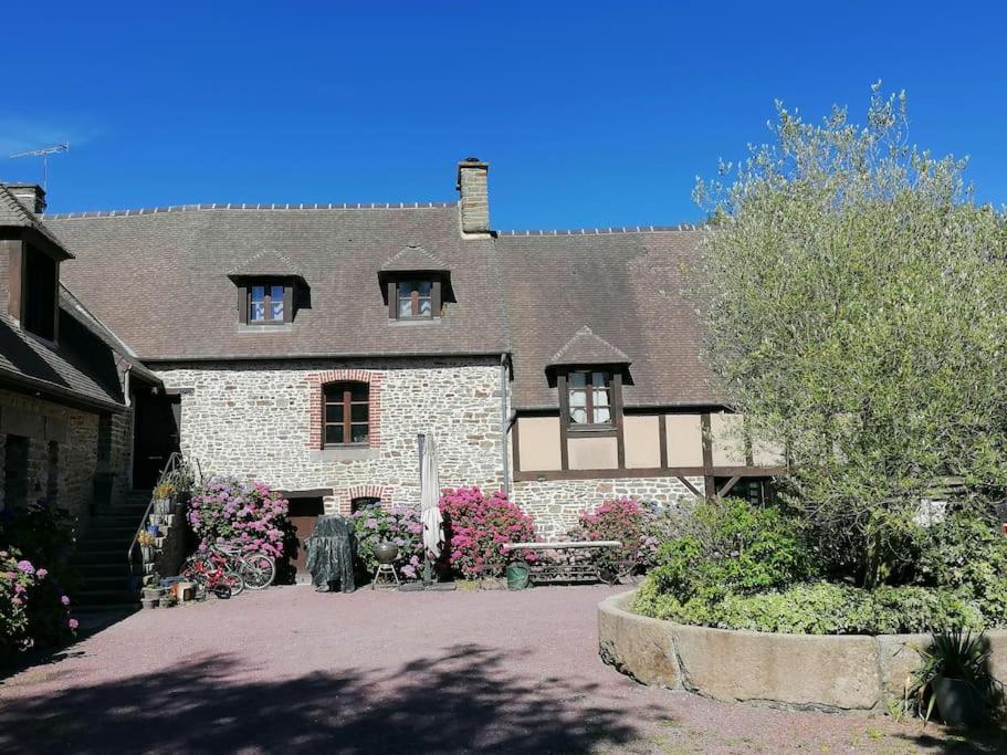 Sunset Family Guesthouse Mont Saint Michel Céaux Exterior photo